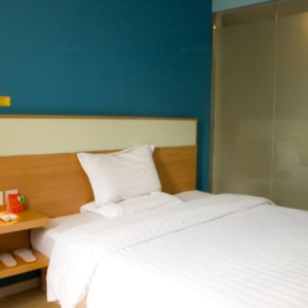 7 Days Inn Guangzhou Jiangnanxi Metro Branch Экстерьер фото